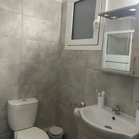 Fbγιώργος πιπερης דירה *