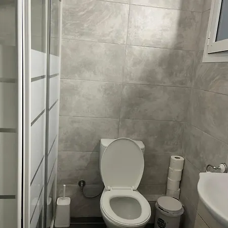 Fbγιώργος πιπερης דירה *